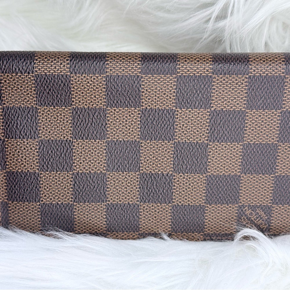 Louis Vuitton Passport /Wallet  Monogram